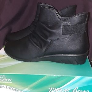 easy street bounty ankle booties